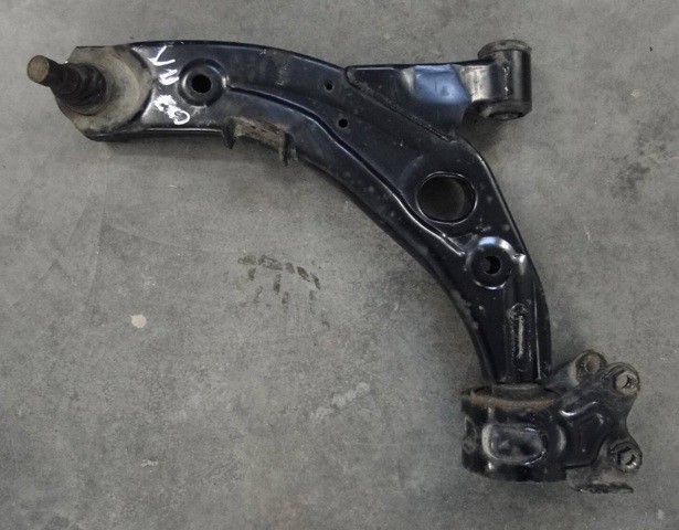 Поперечний важіль EG2134350D MAZDA
