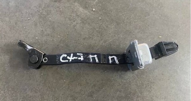 Обмежувач відкриття дверей, передній EG2158270R MAZDA