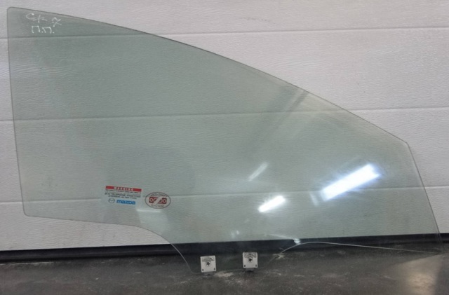 Скло передніх дверей, правих EG2158510 MAZDA