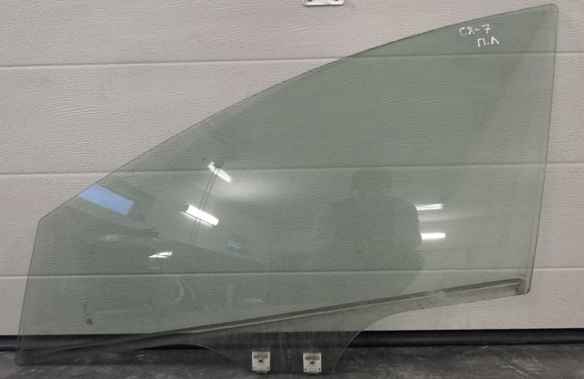 Скло водійських дверей EG2159510 MAZDA