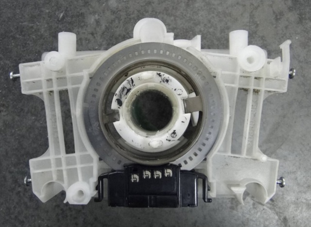 Перемикач підрульовий, центральна частина EH14661B1 MAZDA