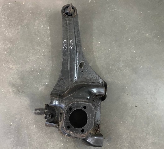 Цапфа права EH4628200 MAZDA