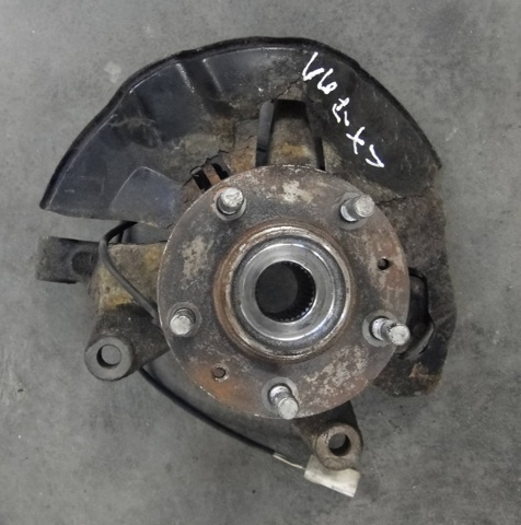 Цапфа передня ліва L20633030 MAZDA