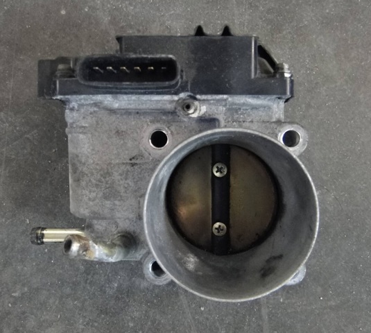 Блок дросельної заслінки MN135985 MITSUBISHI