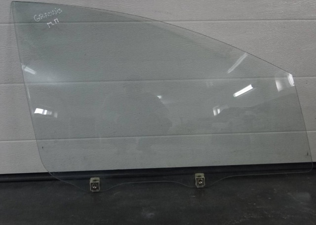 Скло пасажирських дверей MN167532 MITSUBISHI