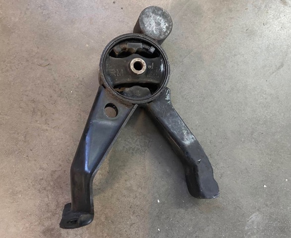 Задня опора двигуна MR594378 MITSUBISHI
