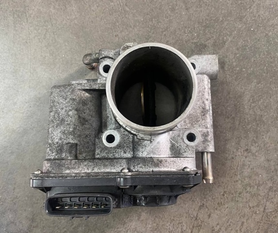 Дросільна заслінка в зборі R2AA136B0 MAZDA