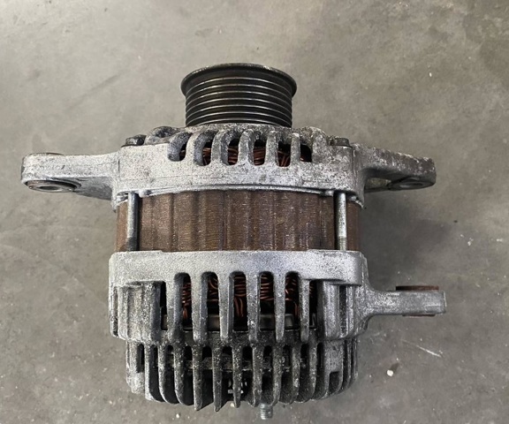 Авто генератор R2AA18300B MAZDA