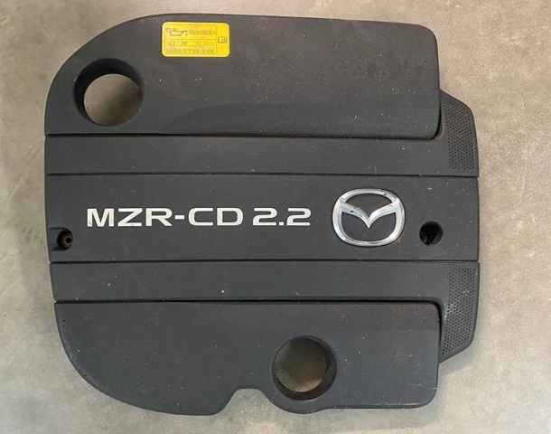 Кришка двигуна декоративна R2AX10230C MAZDA