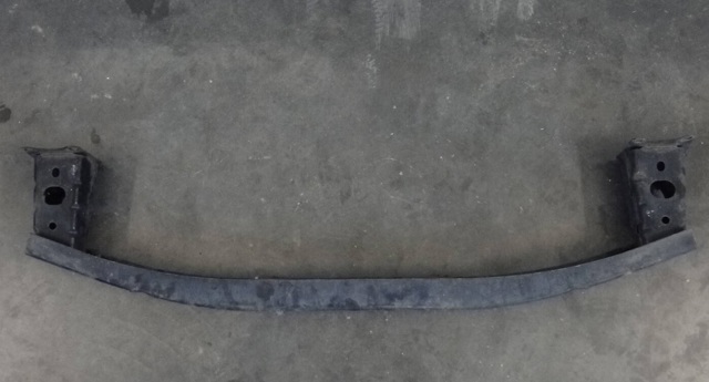 Кронштейн передньої балки TD1134880A MAZDA
