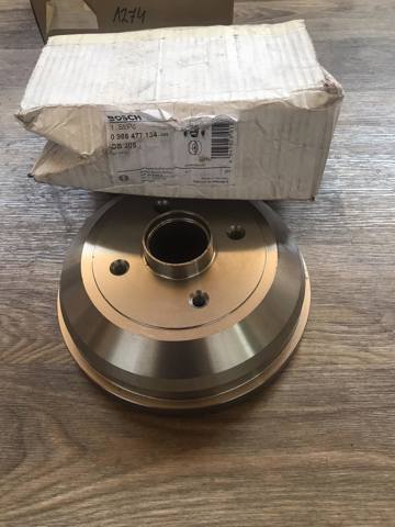 Барабан гальмівний задній 0986477134 BOSCH
