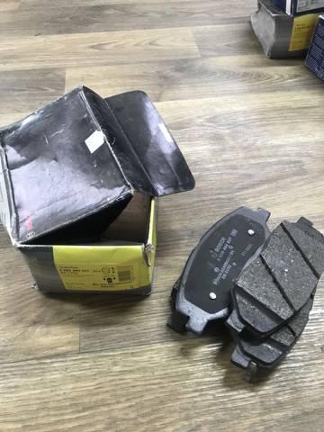 Колодки передні 0986494227 BOSCH