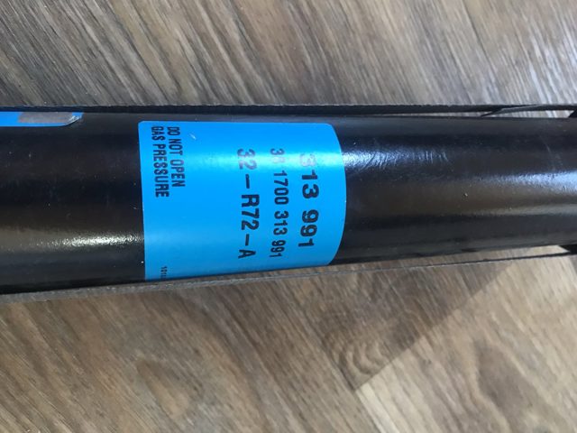 Стійка амортизатора задня 313991 SACHS