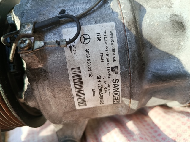 Компресор кліматичної установки A0008303902 MERCEDES
