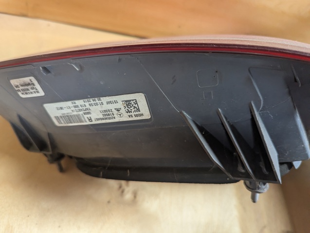 Задній правий стоп A2059060457 MERCEDES