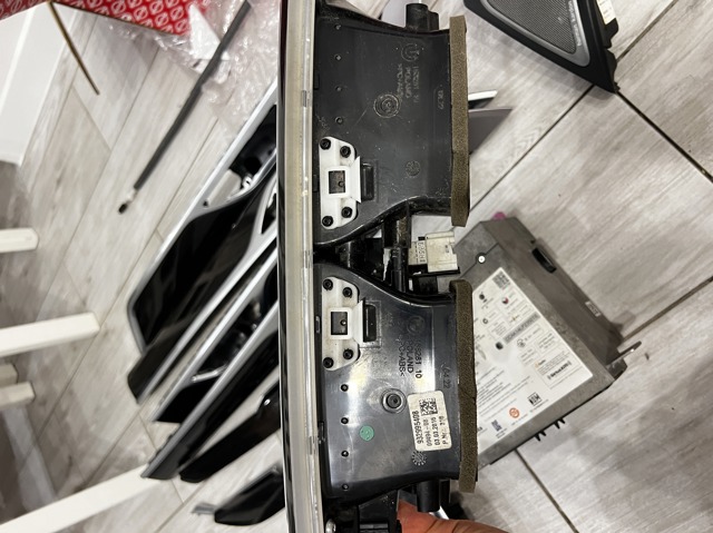 Решітка повітроводу 9329954 BMW