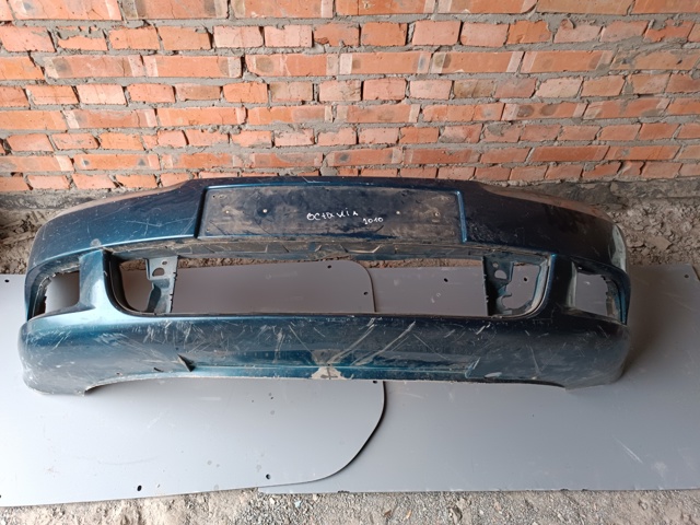 Бампер передній 1Z0807221 VAG