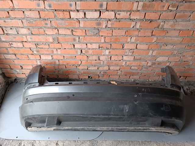 Бампер задній 565807421B VAG