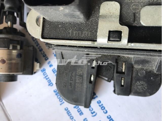 Замок задніх дверей 5G6827505 VAG