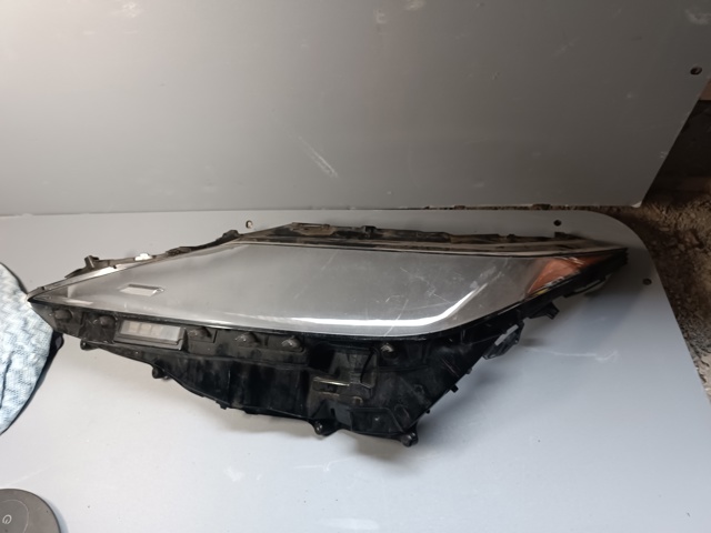 Фари 8117148F70 TOYOTA