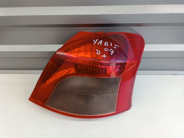 Задній правий стоп 815510D110 TOYOTA