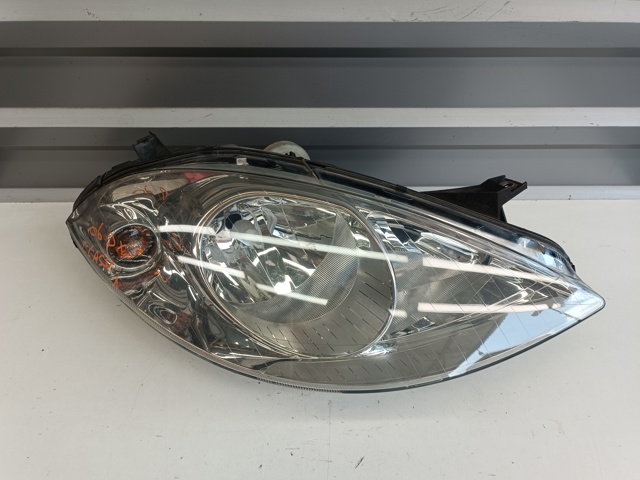 Фара правая A1698200261 MERCEDES