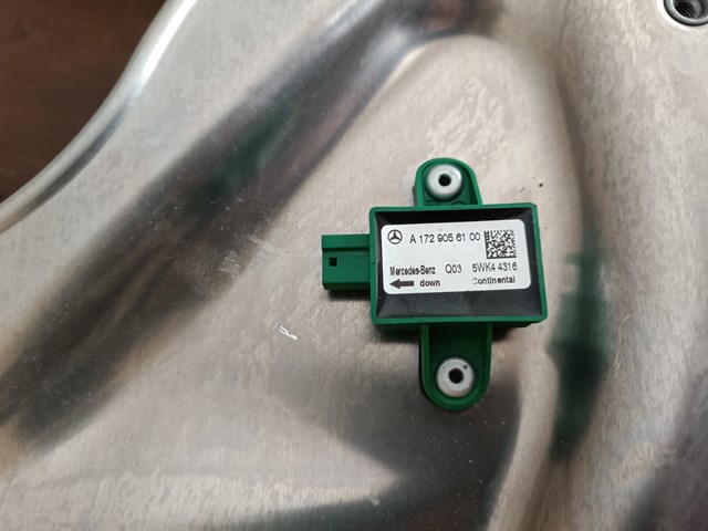 Датчик подушки безпеки A1729056100 MERCEDES