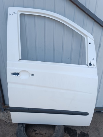 Пасажирські передні двері A6397201105 MERCEDES