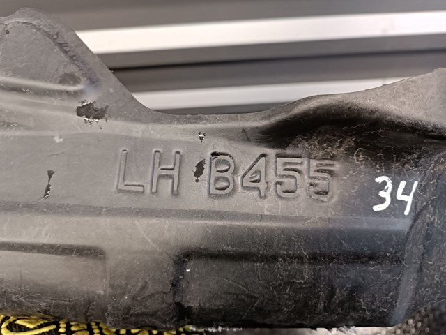 Підкрилок передній лівий B45556141B MAZDA