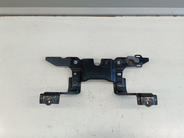 Кронштейн замку капоту B45A5215Y MAZDA