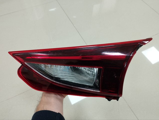 Фара задня права внутрішня B45C513F0 MAZDA