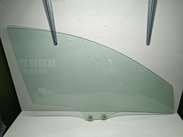 Скло передніх дверей, правою BBP358511C MAZDA