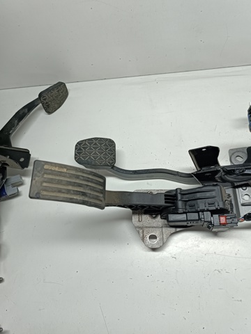 Педаль газу (акселератора) BN8B41600D MAZDA