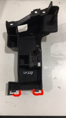 Праве кріплення переднього бампера BN8V502A1C MAZDA