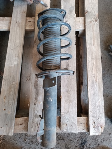 Амортизатор передньої підвіски BP4K34700G MAZDA