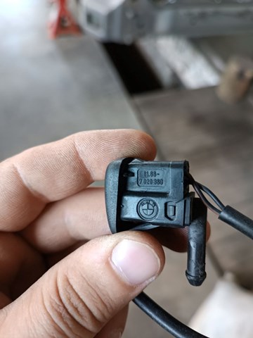 Форсунка омивача лобового скла DNJ000010 LAND ROVER