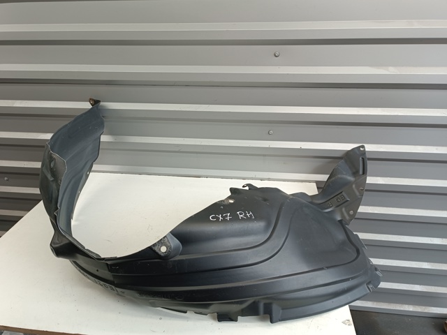 Подкрильнікі переднього крила, правий EG2156131A MAZDA
