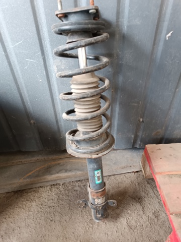 Стійка передня права EG2334700 MAZDA