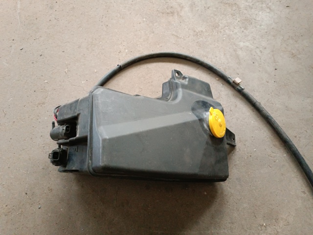 Бачок омивайки G22D67480B MAZDA