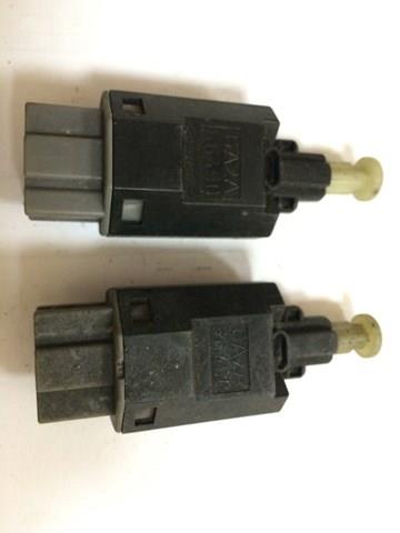 Кнопка стоп-сигналу GA2A66490 MAZDA