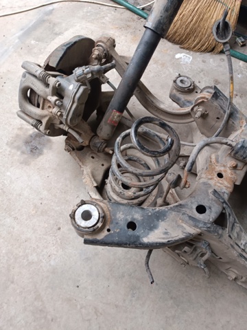 Пружини задні GHP928011 MAZDA