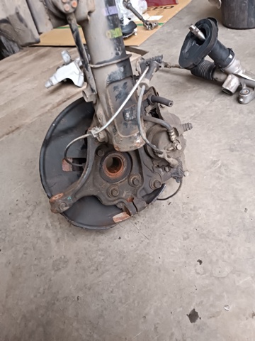 Цапфа поворотна ліва GHP933031A MAZDA