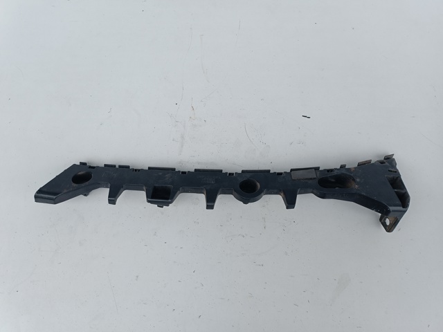 Кронштейн бампера заднього, правий GHP9502H1 MAZDA