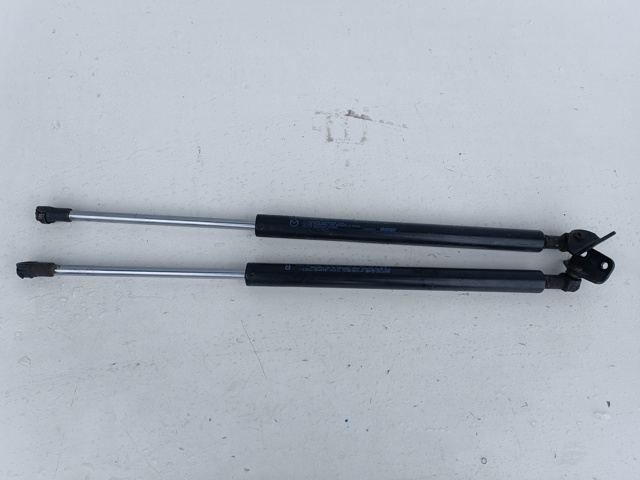 Амортизатор двері задньої GHP963620 MAZDA