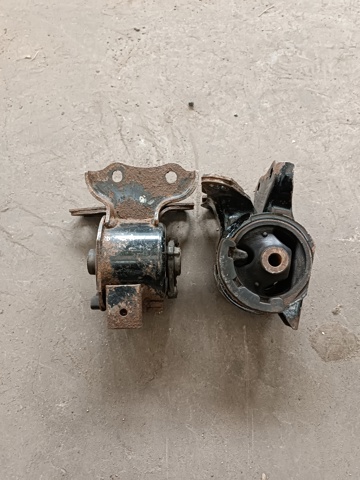 Ліва подушка двигуна GJ5F39070 MAZDA