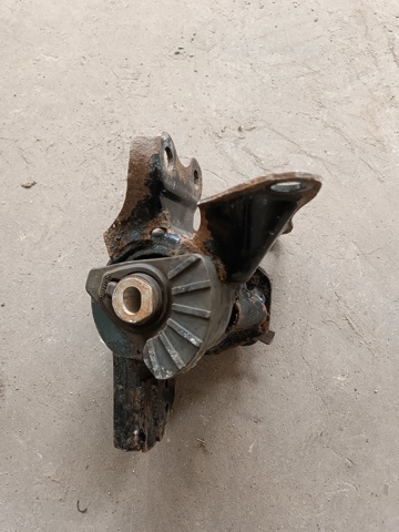 Подушка (опора) двигуна, ліва GS1D39070C MAZDA