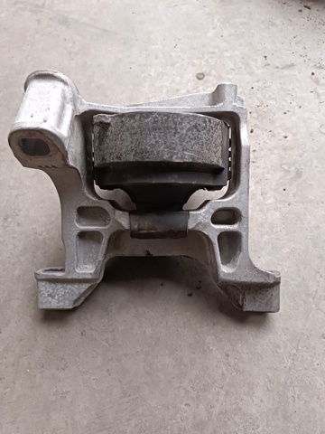Права подушка двигуна KE6439060 MAZDA
