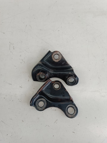 Задня опора двигуна L2343904XA MAZDA