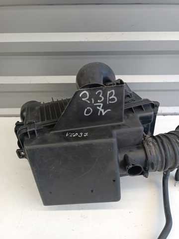 Корпус повітряного фільтра L32713320C MAZDA