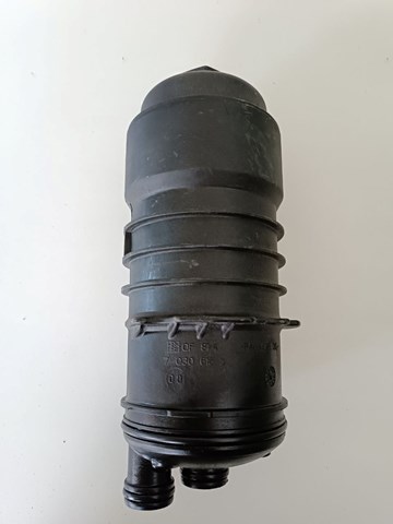 Кришка масляного фільтра LR002339 LAND ROVER